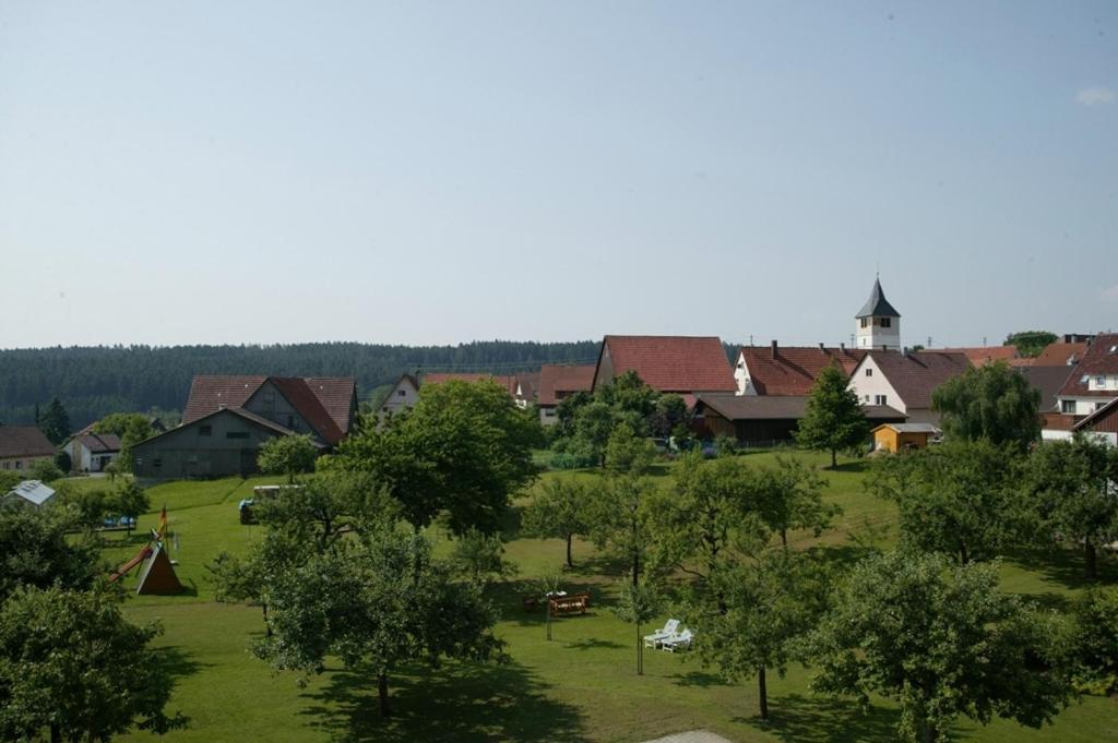 Landgasthof Loewen Neubulach Eksteriør bilde
